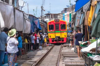ตลาดร่มหุบ